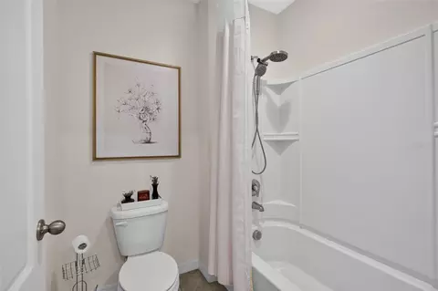 Bath - 3995 Mekong Ct, Saint Cloud, FL 34772 photo 4 of 4