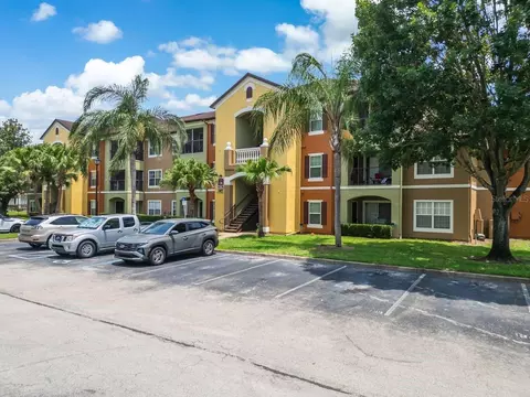 738 Crest Pines Dr #726, Orlando, FL 32828