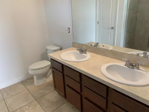 Bath - 3966 Baja Dr, Saint Cloud, FL 34772 photo 2 of 3