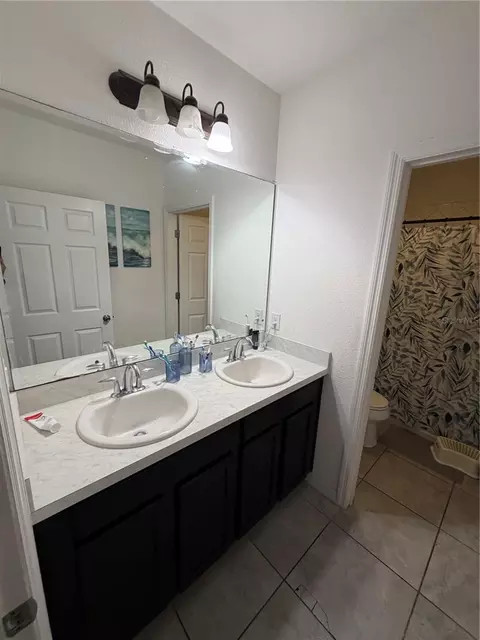 Bath - 2840 Wadeview Loop, Saint Cloud, FL 34769 photo 4 of 4