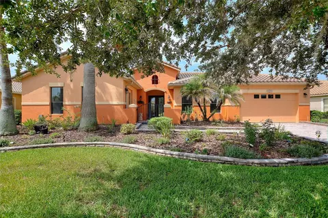 915 San Raphael St, Poinciana, FL 34759