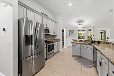 Kitchen - 3014 Sand Stone Cir, Saint Cloud, FL 34772 photo 2 of 3
