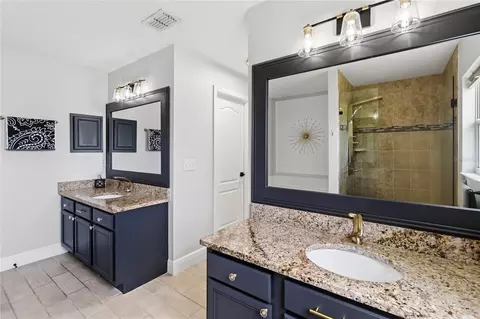 Bath - 3014 Sand Stone Cir, Saint Cloud, FL 34772 photo 2 of 5