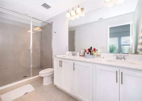 Bath - 2929 Voyager Ave, Saint Cloud, FL 34771 photo 3 of 3