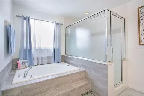 Bath - 4202 Cracker Ct, Saint Cloud, FL 34772 photo 3 of 4