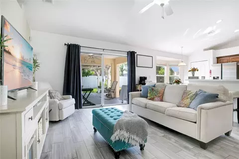 Living - 4202 Cracker Ct, Saint Cloud, FL 34772 photo 1 of 3