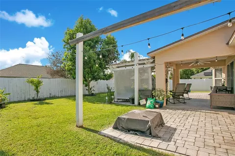 Exterior - 4202 Cracker Ct, Saint Cloud, FL 34772 photo 2 of 8