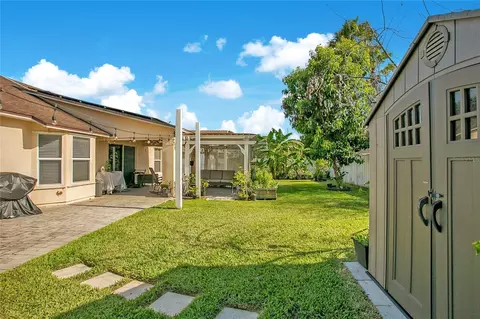 Exterior - 4202 Cracker Ct, Saint Cloud, FL 34772 photo 4 of 8