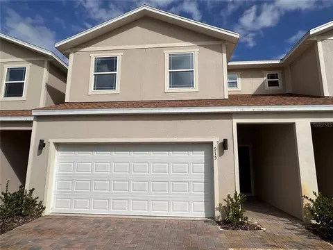 915 Lakefront Village Dr, Clermont, FL 34711