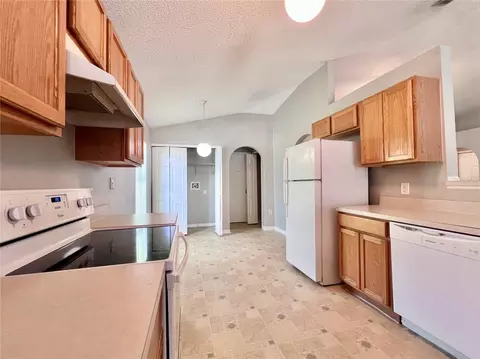 Kitchen - 2950 Elbib Dr, Saint Cloud, FL 34772 photo 4 of 5