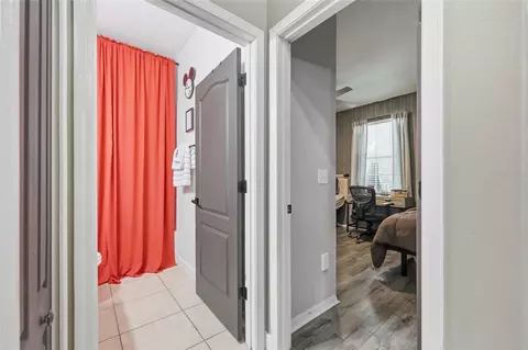 Entry Way - 3420 Schoolhouse Rd, Saint Cloud, FL 34773 photo 6 of 7