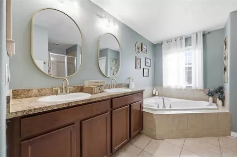 Bath - 3420 Schoolhouse Rd, Saint Cloud, FL 34773 photo 2 of 6