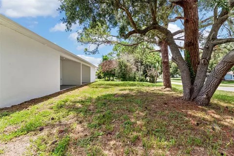 Exterior - 110 Friendly Cir #1, Sebring, FL 33876 photo 9 of 10