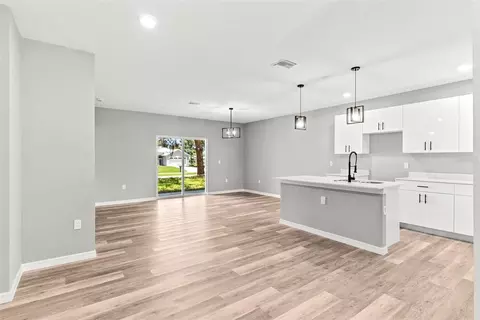 Living - 110 Friendly Cir #1, Sebring, FL 33876 photo 1 of 5