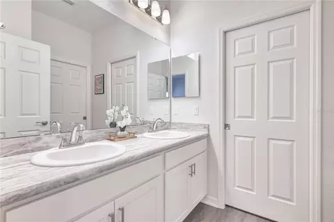 Bath - 5447 Pine Lilly Dr, Saint Cloud, FL 34771 photo 2 of 2