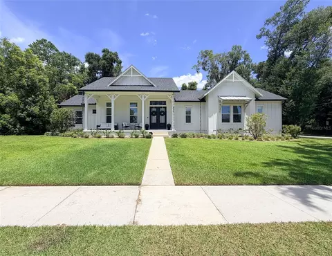 310 W Washington Ave, Lake Helen, FL 32744