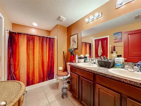 Bath - 102 Cascade Bend Dr, Ruskin, FL 33570 photo 1 of 1
