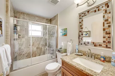 Bath - 6590 Bay Shore Dr, Saint Cloud, FL 34771 photo 4 of 4