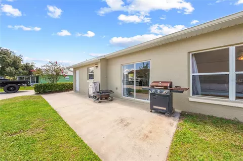 Exterior - 4865 Meadow Dr, Saint Cloud, FL 34772 photo 3 of 4
