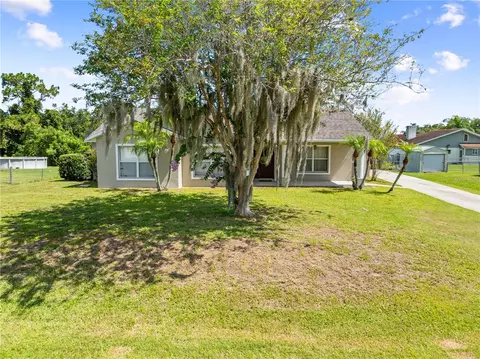 Exterior - 4865 Meadow Dr, Saint Cloud, FL 34772 photo 4 of 4