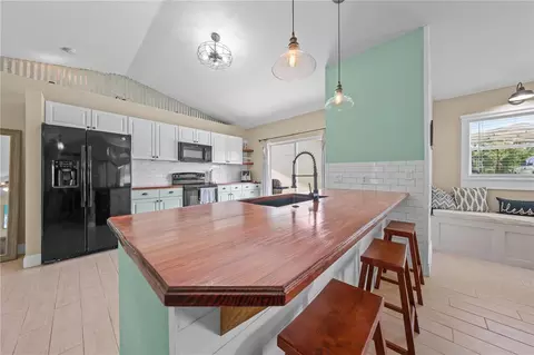 Kitchen - 4865 Meadow Dr, Saint Cloud, FL 34772 photo 2 of 4