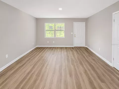 Living - 21450 NE 35th St, Williston, FL 32696 photo 1 of 3