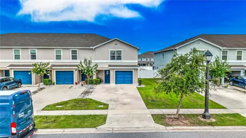Exterior - 2933 Fieldwood Cir, Saint Cloud, FL 34772 photo 5 of 9