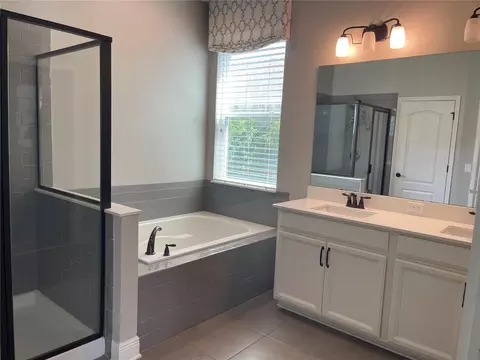 Bath - 3560 Pixie Ln, Saint Cloud, FL 34772 photo 1 of 14