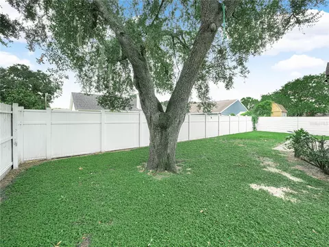 Exterior - 1665 Sailpoint Dr, Bartow, FL 33830 photo 5 of 7