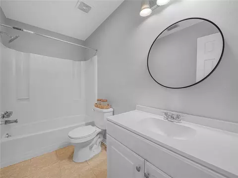 Bath - 1665 Sailpoint Dr, Bartow, FL 33830 photo 1 of 2