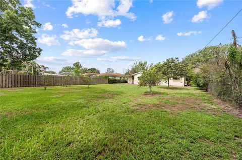 Exterior - 325 Florida Ave, Saint Cloud, FL 34769 photo 14 of 16