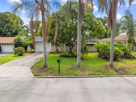 Exterior - 325 Florida Ave, Saint Cloud, FL 34769 photo 7 of 16