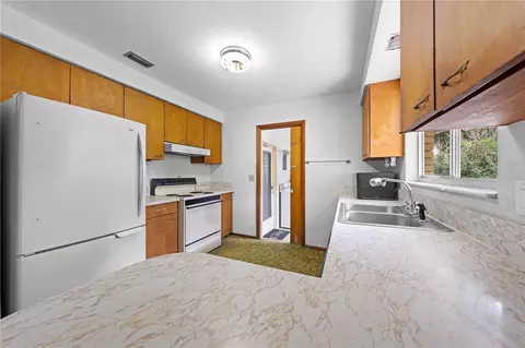 Kitchen - 325 Florida Ave, Saint Cloud, FL 34769 photo 2 of 7