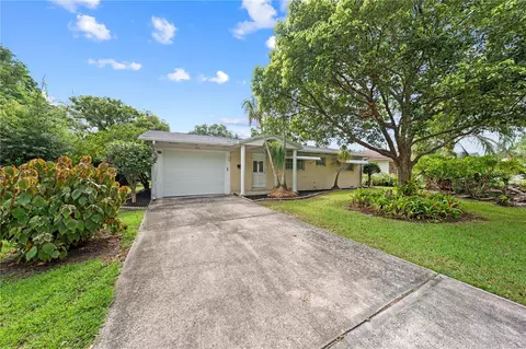 Exterior - 325 Florida Ave, Saint Cloud, FL 34769 photo 4 of 16