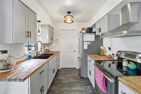 Kitchen - 407 Tennessee Ave, Saint Cloud, FL 34769 photo 1 of 2