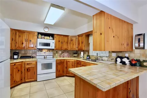 Kitchen - 4849 Meadow Dr, Saint Cloud, FL 34772 photo 1 of 2