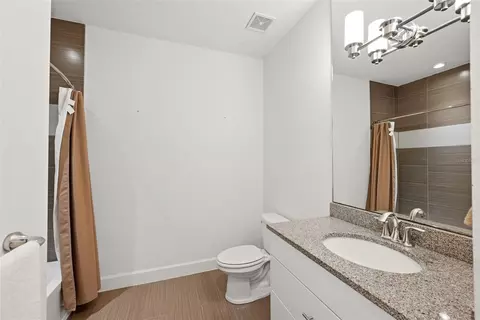 Bath - 17530 Placidity Ave, Clermont, FL 34714 photo 3 of 4