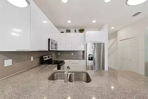 Kitchen - 17530 Placidity Ave, Clermont, FL 34714 photo 5 of 6