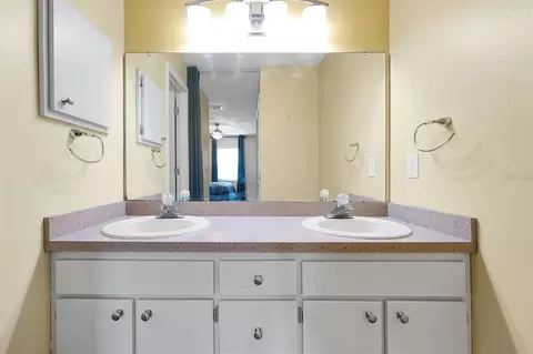 Bath - 3712 Bay Ct, Saint Cloud, FL 34769 photo 2 of 5
