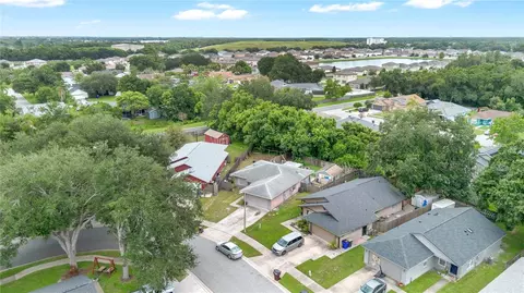 3917 Natchez Trace Dr, Saint Cloud, FL 34769 photo 2