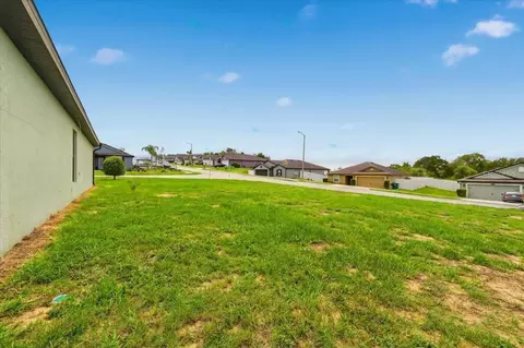 Exterior - 1603 Ellington Dr, Dundee, FL 33838 photo 8 of 8