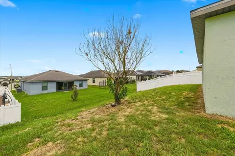Exterior - 1603 Ellington Dr, Dundee, FL 33838 photo 7 of 8