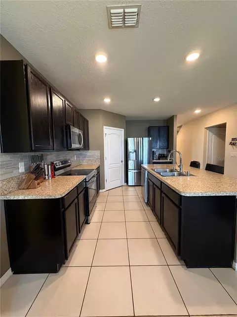 Kitchen - 1876 Cassidy Knoll Dr, Kissimmee, FL 34744 photo 1 of 9