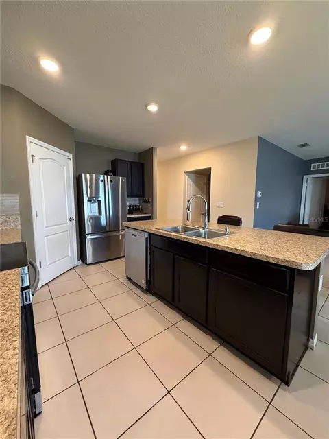 Kitchen - 1876 Cassidy Knoll Dr, Kissimmee, FL 34744 photo 6 of 9