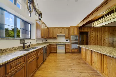 Kitchen - 2700 Zuni Rd, Saint Cloud, FL 34771 photo 2 of 4