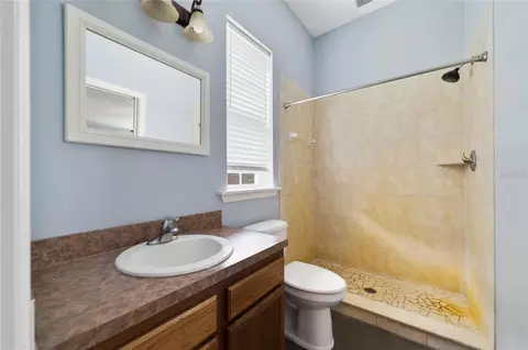 Bath - 2700 Zuni Rd, Saint Cloud, FL 34771 photo 4 of 4