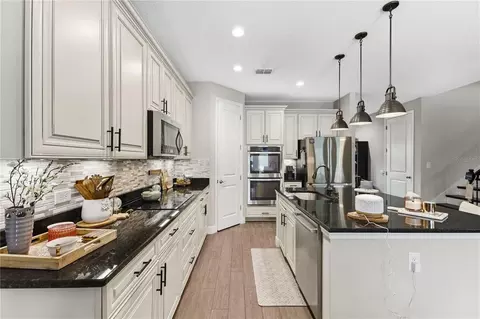 Kitchen - 5233 Villa Rosa Ave, Saint Cloud, FL 34771 photo 3 of 4