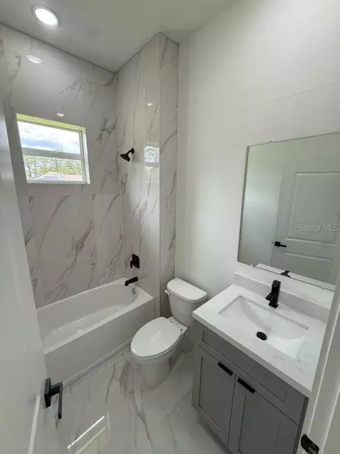 Bath - 723 Epps Brown St E, Lehigh Acres, FL 33974 photo 2 of 4