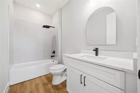 Bath - 2145 River Hawk Loop, Winter Haven, FL 33880 photo 2 of 2
