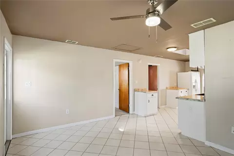 Living - 805 Center St, Dundee, FL 33838 photo 6 of 7